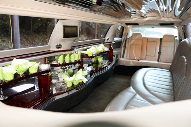 chysler 300 limousine service